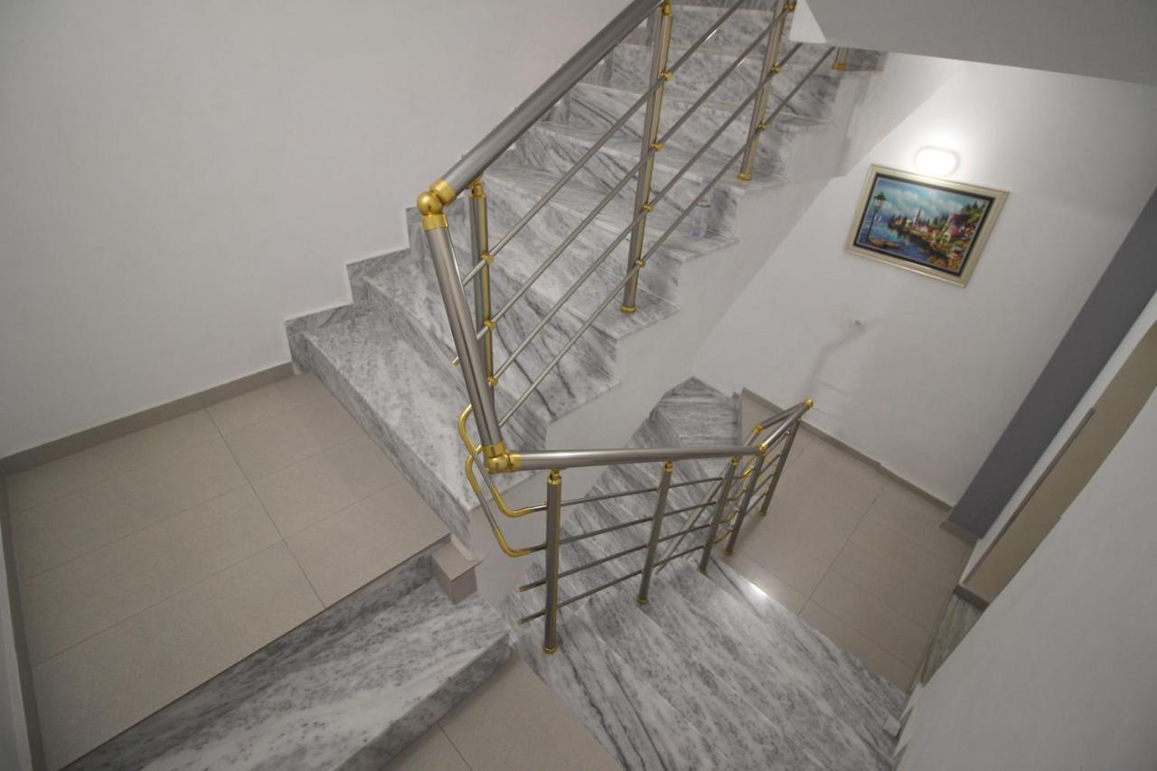 Doka Center Apartments Sarandë Exteriér fotografie