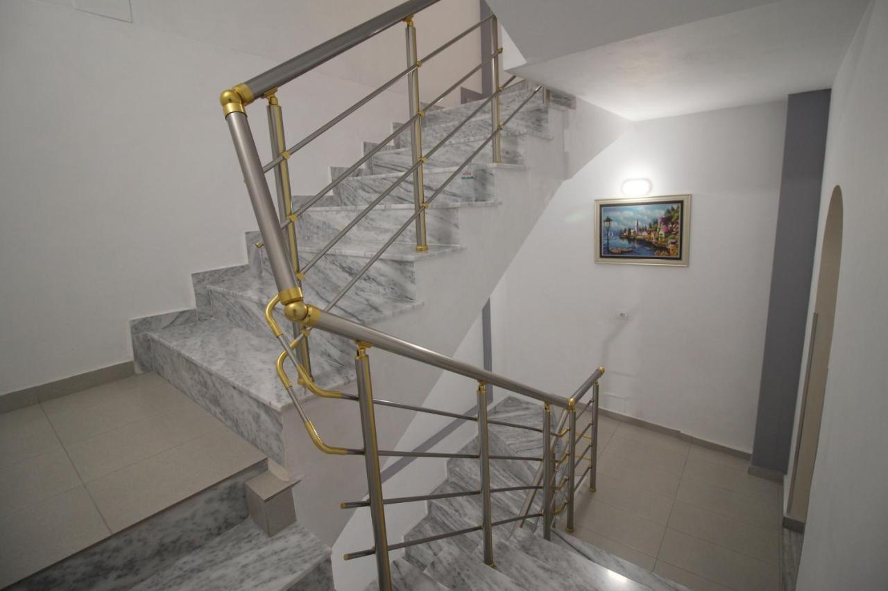 Doka Center Apartments Sarandë Exteriér fotografie